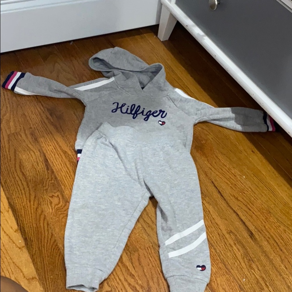 Tommy Hilfiger 2 piece sweat suit